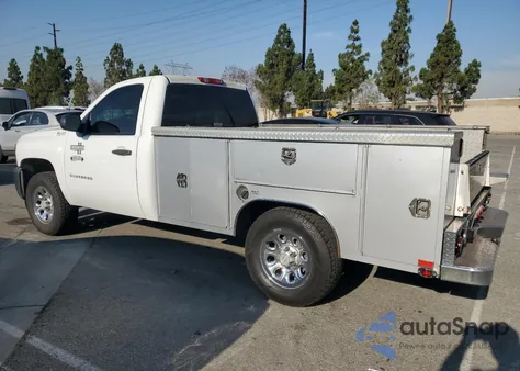 2010 Chevrolet Silverado C1500 из США, поврежденный, VIN 1GCPCPEAXAZ242761